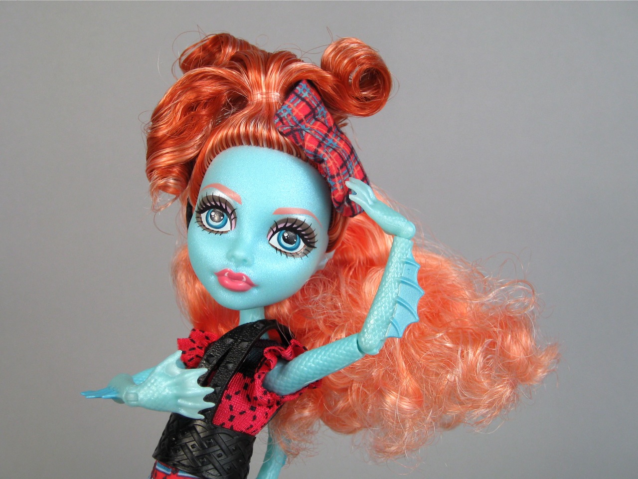 Кукла из серии Monster High Монстры по обмену - Лорна МакНесси  